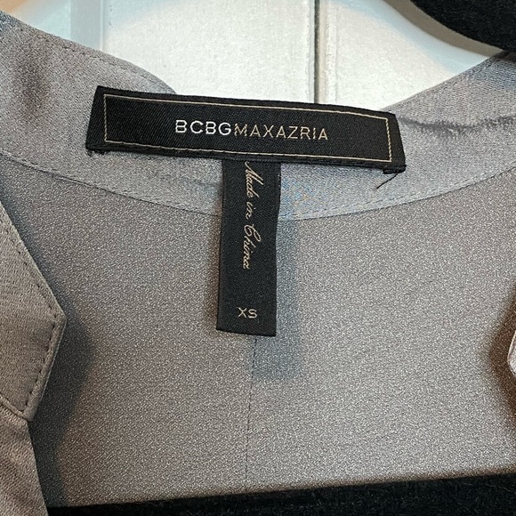 BCBGMaxAzria Charlene Gray Long Sleeve Dress - VNeck - XS - Satin feel - pockets - Picture 3 of 10
